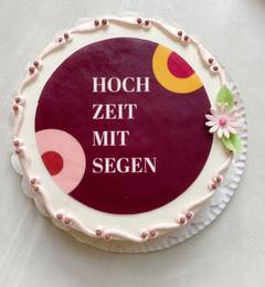 Quelle: ekma/Ingmanns Hochzeitstorte für die Hochzeitsmesse TRAU - kirchlich heiraten