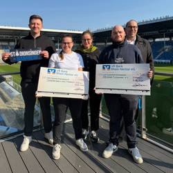 Quelle: SVW Bild von der Spendenübergabe im Stadion