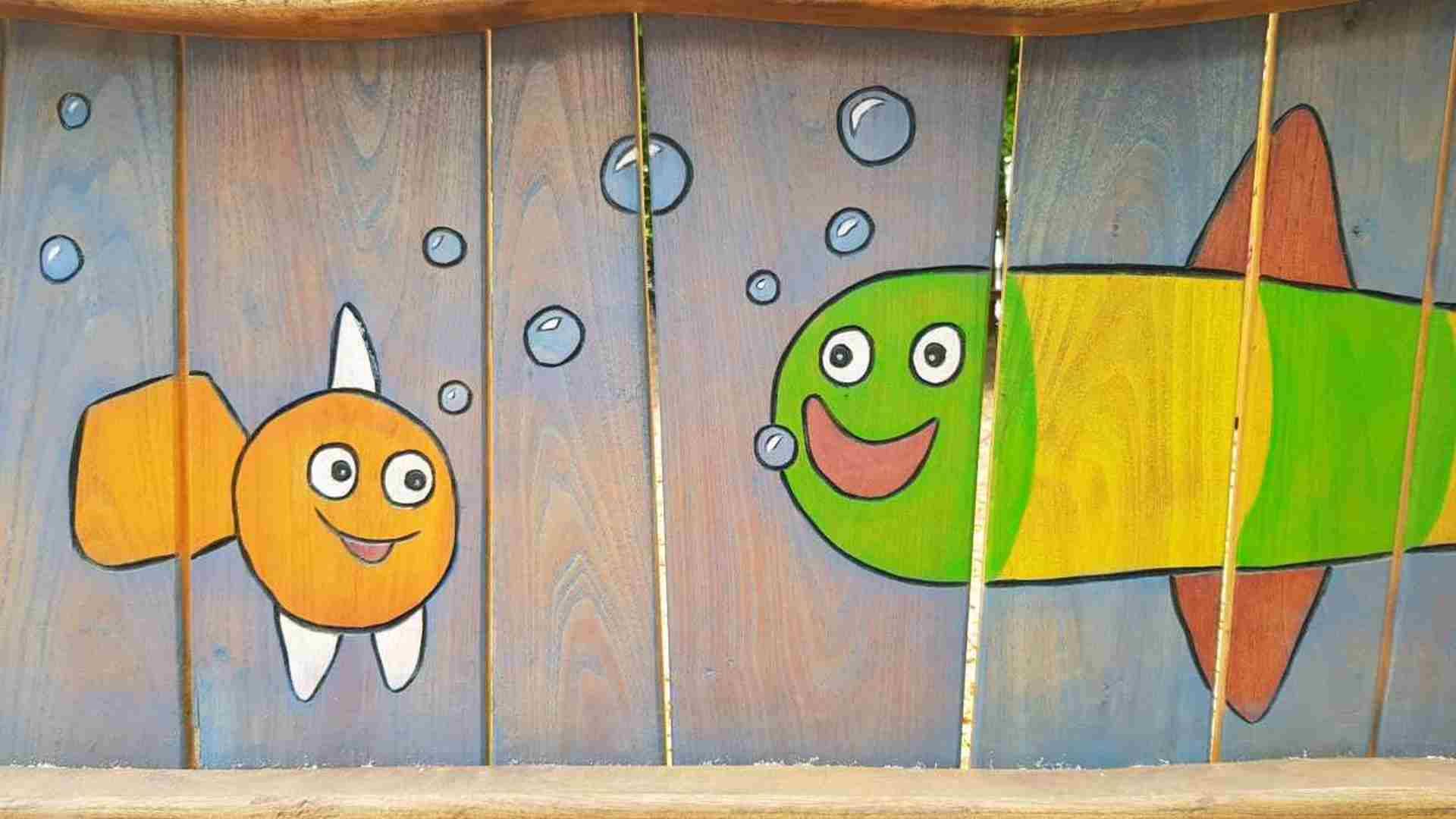 Bild eines Kitazauns bemalt mit Fischen