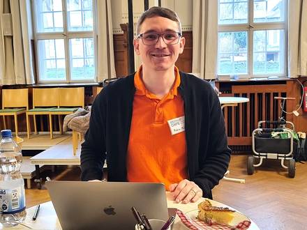 Fabian Müller vom Repair Cafe an Christus