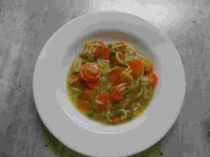 Bild eines Tellers mit Gemüsesuppe